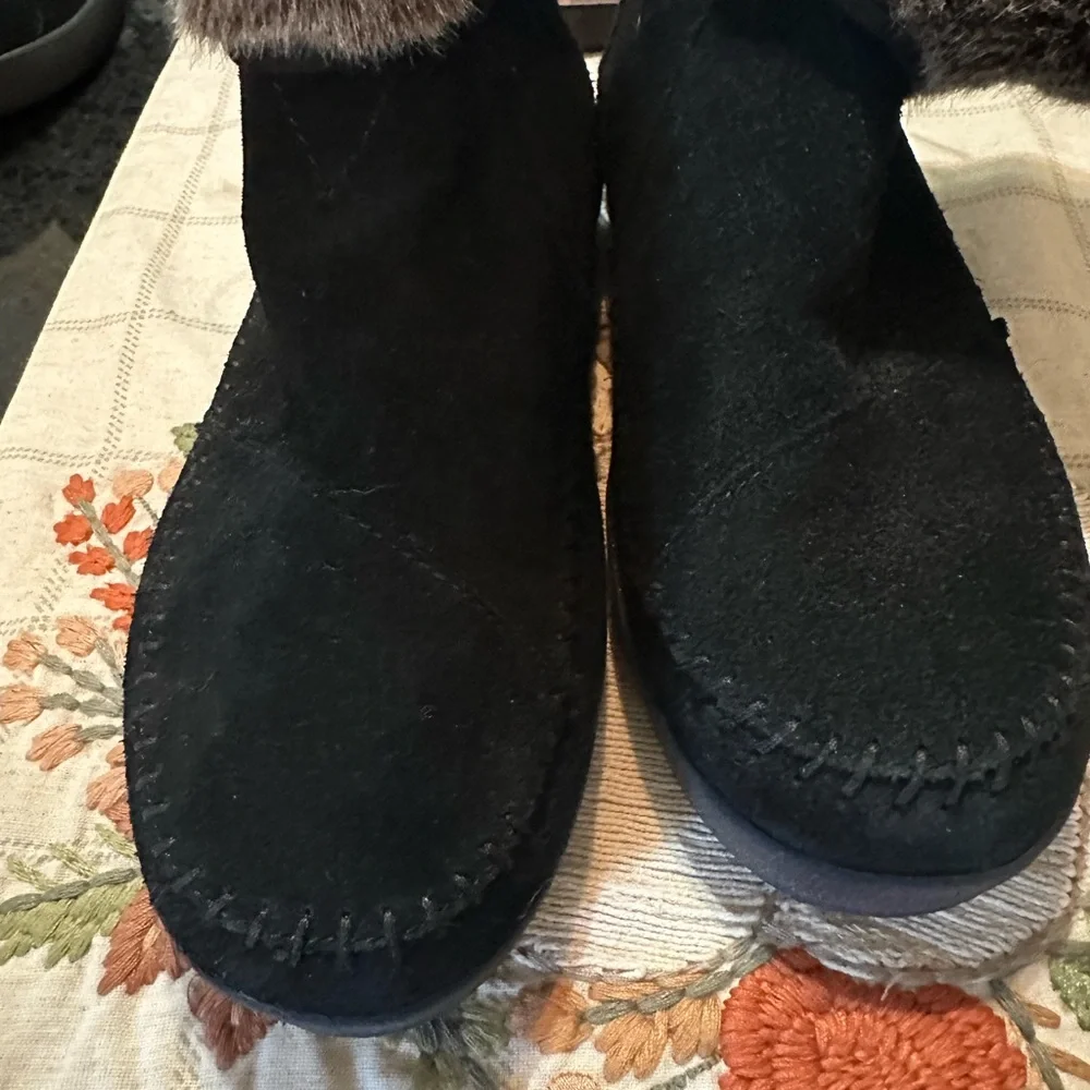 Toms Suede And Fur Women's Moccasin Boots - Picture 4 of 9